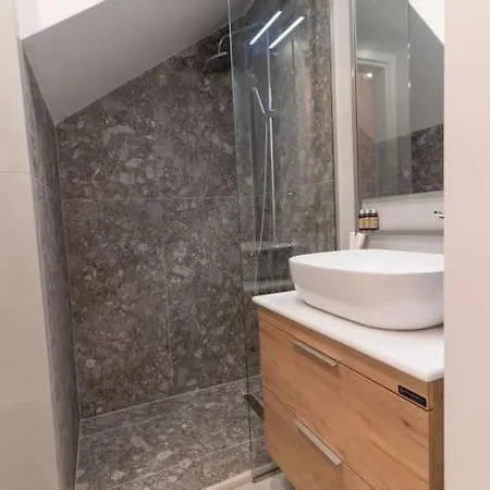 Apartment μεζονέτα με θέα στο πάρκο σταύρος νιάρχος One Athens