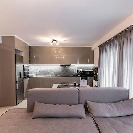 μεζονέτα με θέα στο πάρκο σταύρος νιάρχος One Apartment Athens