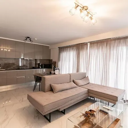 Apartment μεζονέτα με θέα στο πάρκο σταύρος νιάρχος One *