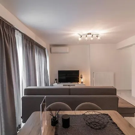 Apartment μεζονέτα με θέα στο πάρκο σταύρος νιάρχος One *