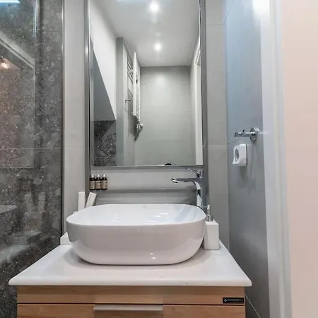 Apartment μεζονέτα με θέα στο πάρκο σταύρος νιάρχος One *
